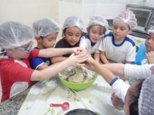 Leia mais sobre o artigo Múltiplas possibilidades na culinária – Infantil 4B